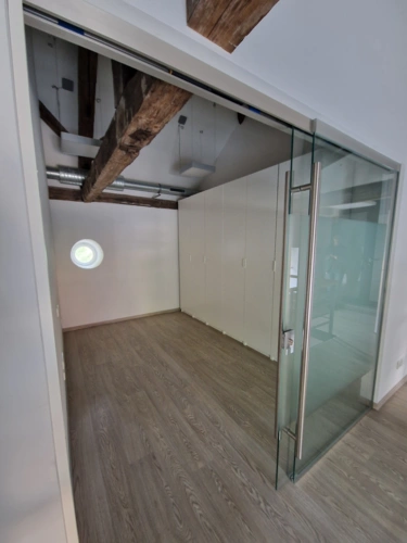 OG Büro mit Umkleide