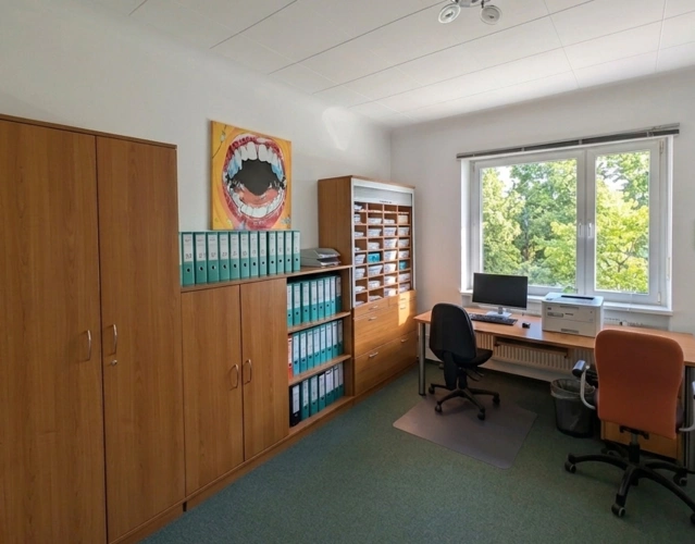 Büro 1